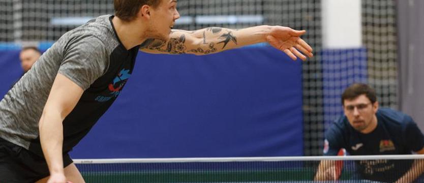 Tenis Stołowy. Karnieszewiczanom zabrakło odrobiny szczęścia, szczecinianom... ciut więcej