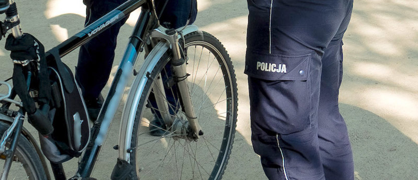 Pijany rowerzysta podróż zakończył w rowie