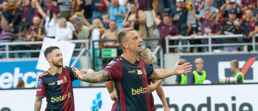 Piłka nożna. Wymęczone zwycięstwo Pogoni