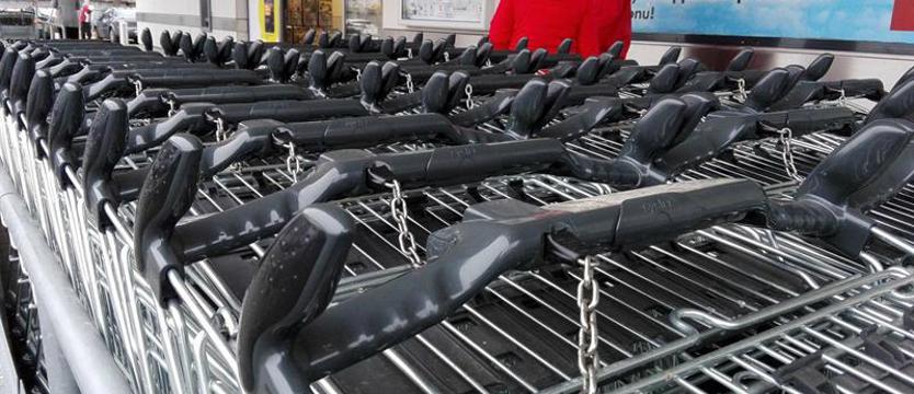 Niedzielny handel na „placówkę pocztową” ograniczony [SONDA]