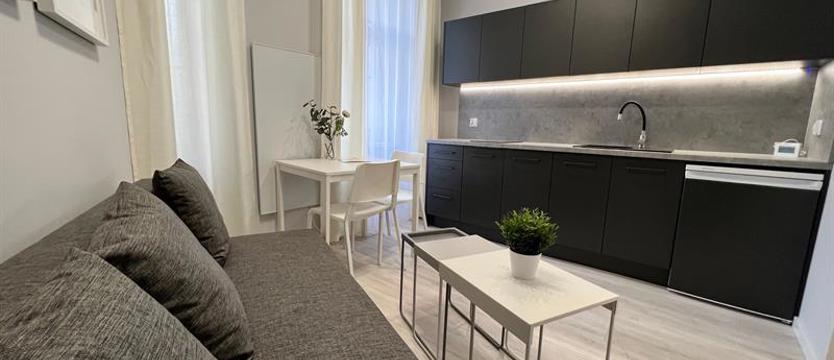 Dobrze rozpoznaj, zanim się skusisz. Mikrokawalerka do zamieszkania, ale…