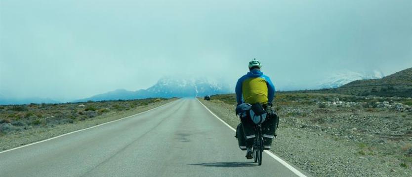 Niezwykła wyprawa dla brata. Rowerzysta z Myśliborza przejechał z Ziemi Ognistej na Alaskę