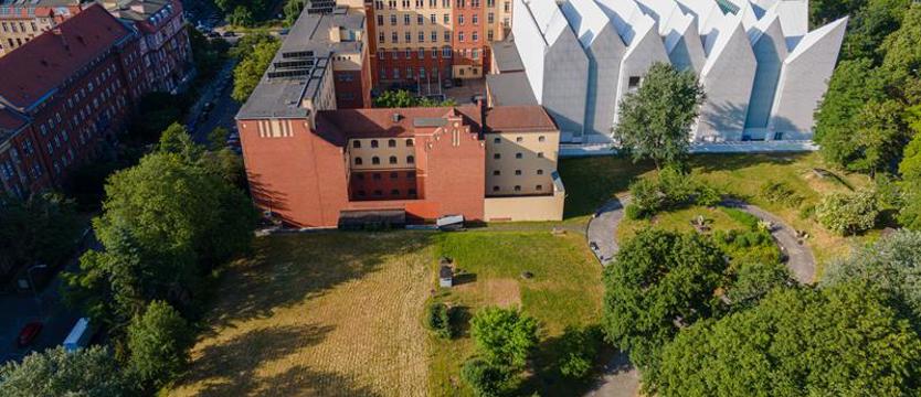 Policja nie zgadza się na otwarcie ogrodu przy filharmonii