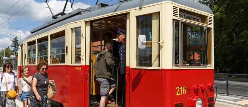 Linia turystyczna powraca do Szczecina. Historyczny tramwaj na torach