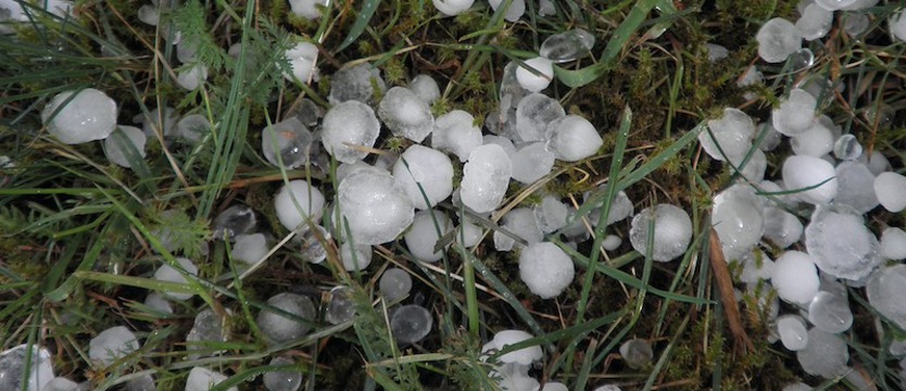 W piątek w całym województwie możliwe burze z gradem