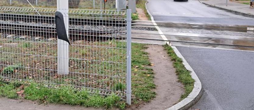 Na Lindego brakuje chodnika