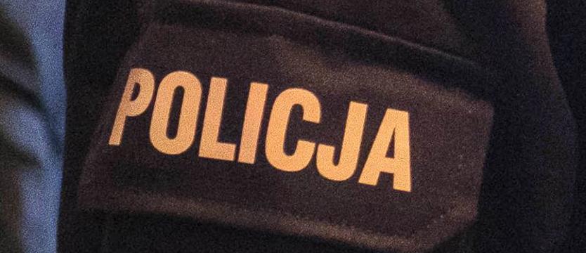 18-latek uderzył autem w mur i uciekł