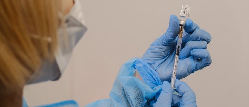 Brukselski sąd: AstraZeneca ma dostarczyć UE 50 mln dawek szczepionki do 27 września