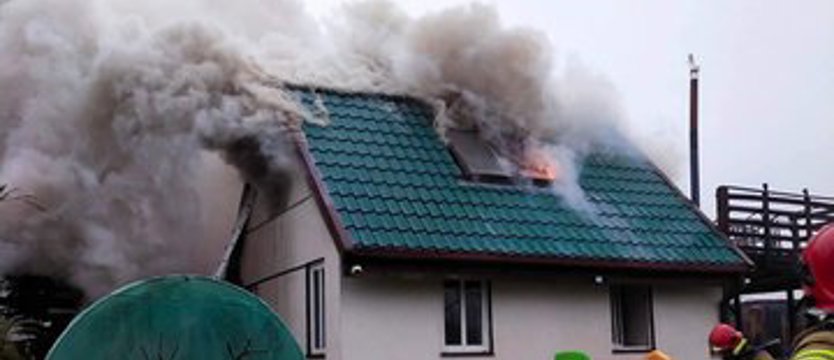 Pod Kołobrzegiem zapalił się dom letniskowy