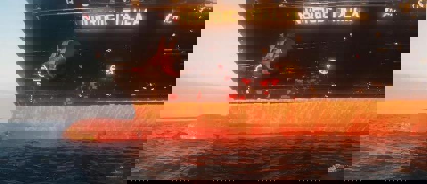 Potężny kontenerowiec staranował polski kuter