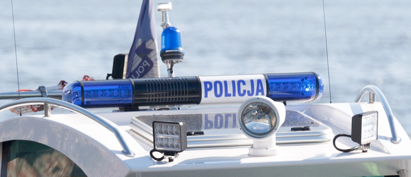 Policja prowadzi czynności ws. obywateli Niemiec, którzy dryfowali na jeziorze Resko