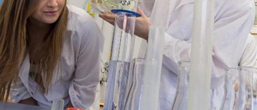 Studenci o patodeweloperce, szczepionkach i lockdownowych obiadach