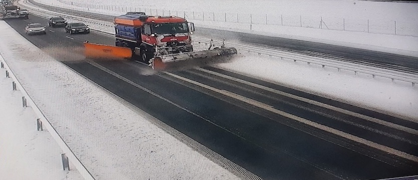 Trwa odśnieżanie dróg krajowych w regionie