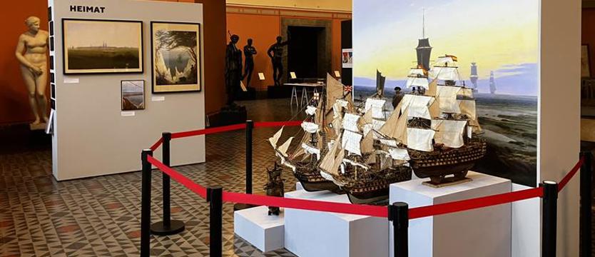 Figura odwrócona. Spacer kuratorski w muzeum