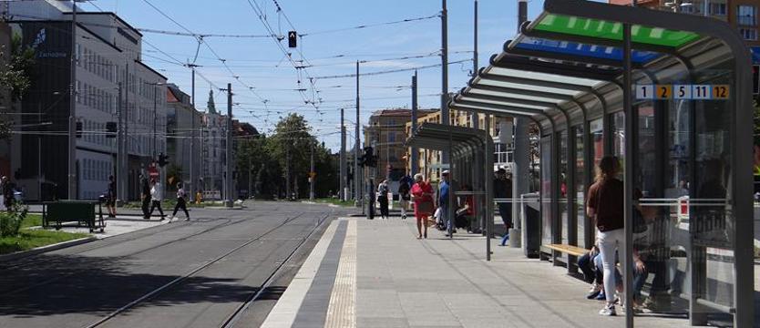 Przystanek, czyli strefa ryzyka. Oczekiwanie w 60 stopniach Celsjusza