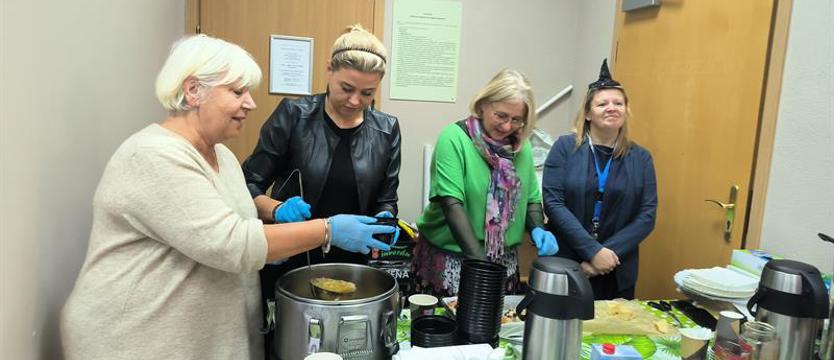 Rozmowy przy gorącym posiłku. Wystartowały Obiady Czwartkowe w Policach
