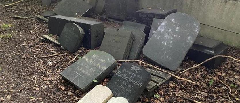 Mieszkańcy ratują od zapomnienia. „Każda płyta skrywa historię”