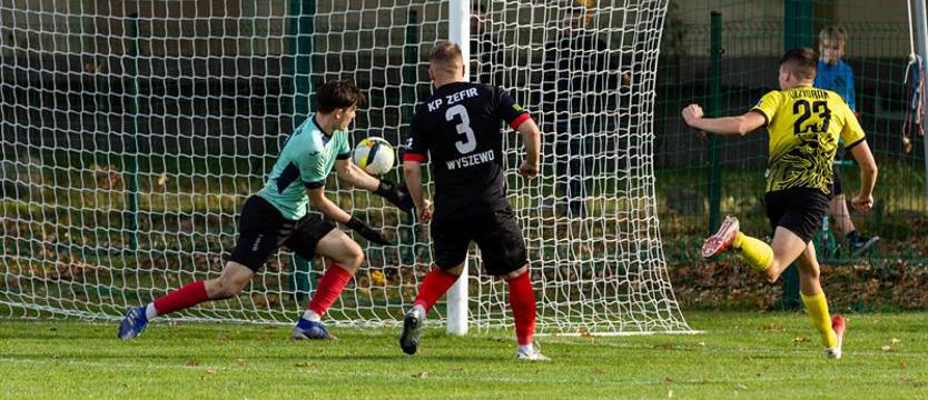 Piłka nożna. Jeziorak roztrwonił przewagę