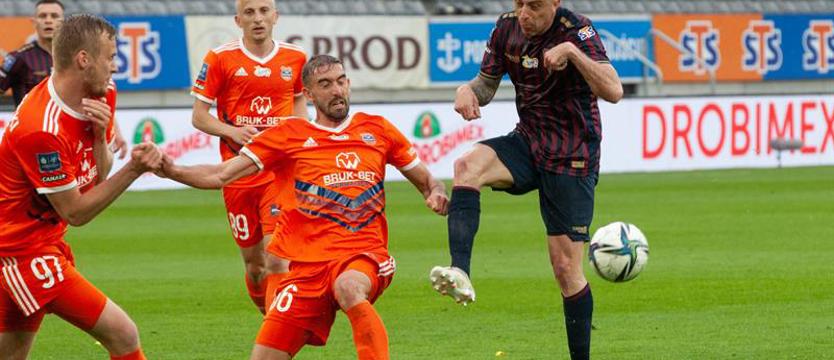 Piłka nożna. Zmiany w PP i transferowa przymiarka