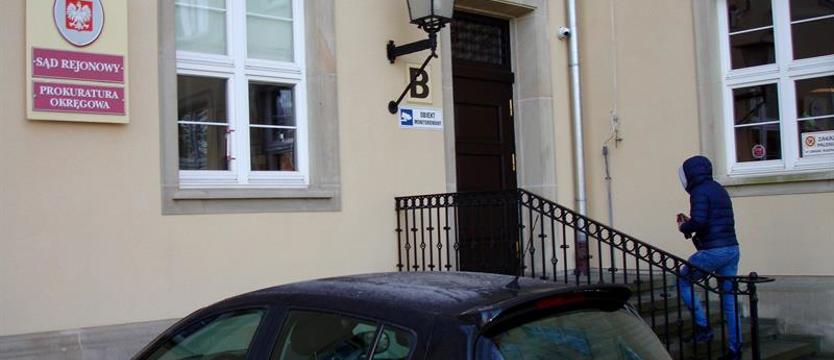 Rok próby dla oskarżonych. Byli nauczyciele odpowiadali za znieważenie i naruszenia nietykalności swych uczniów