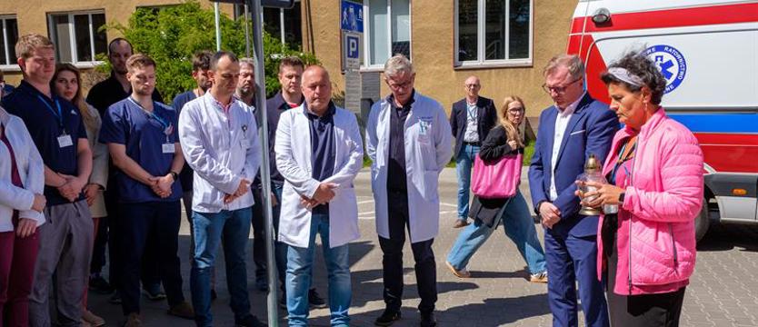 Personel szczecińskiego szpitala uczcił pamięć zamordowanego lekarza