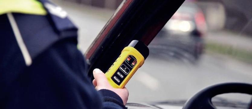 Z czterema promilami jechał zatankować