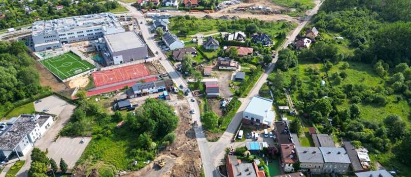 Uwaga na zmiany w rejonie Kredowej. Modernizują układ drogowy