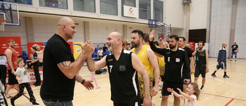 Koszykówka. Mistrzostwa Polski dziennikarzy w Zakopanem z Szewczykiem i ekipą ze Szczecina