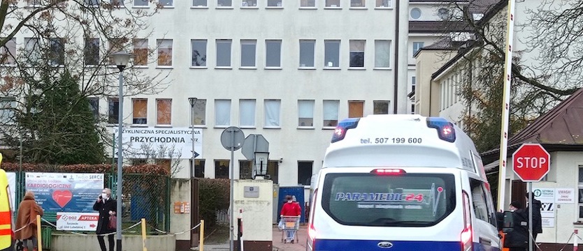 Bez odwiedzin w klinice ortopedii szpitala przy ul. Unii Lubelskiej