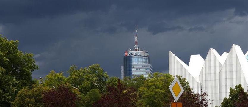 Silny deszcz z burzami nad całym regionem. Możliwe podtopienia