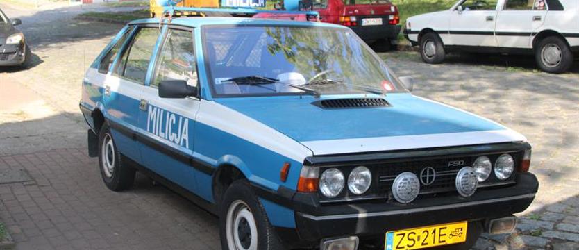 Z pasji do starych aut. Milicyjny polonez pana Damiana