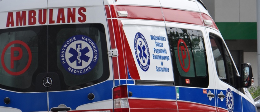 Zderzenie trzech samochodów pod Stargardem. Trzy osoby w szpitalu