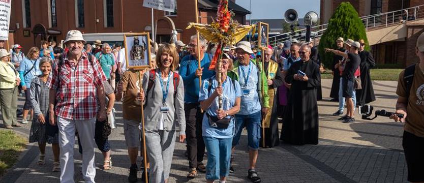 Pielgrzymowanie do Czarnej Madonny. Szczecińska najdłuższa, warszawska najstarsza
