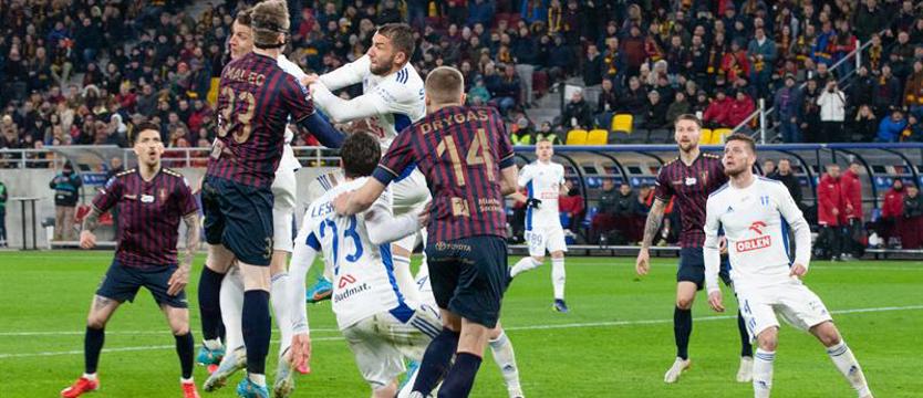 Stadiony bez Rosji. Trzy mity, dwa kłamstwa, jedna bzdura