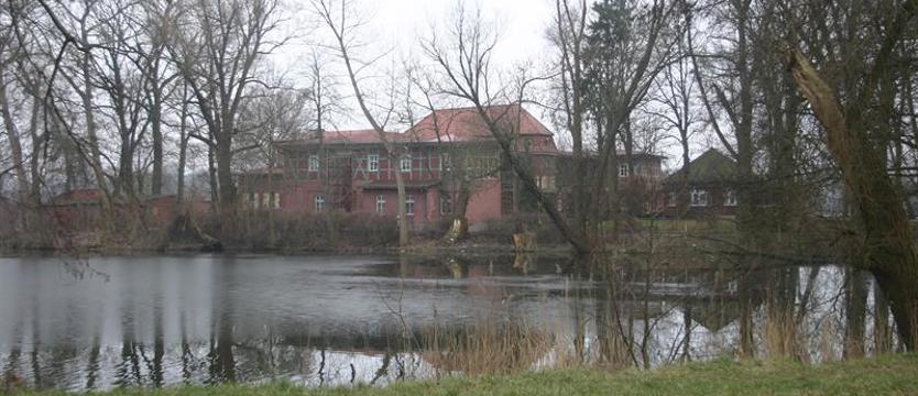 Wyciekły substancje ropopochodne. Czytelnik interweniuje