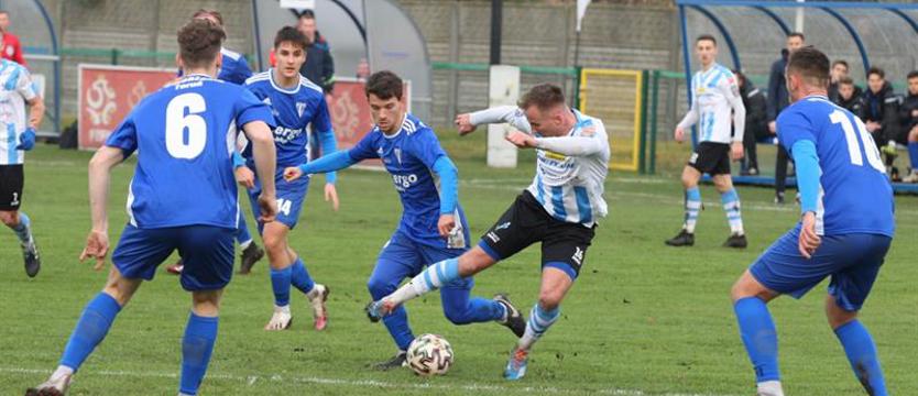 Piłka nożna. Świt zwyciężył i ma ambitne plany