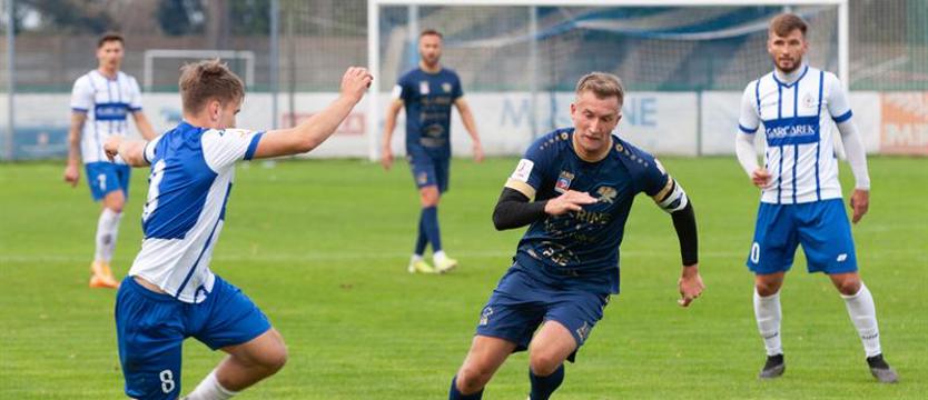 Piłka nożna. Świt z transmisją