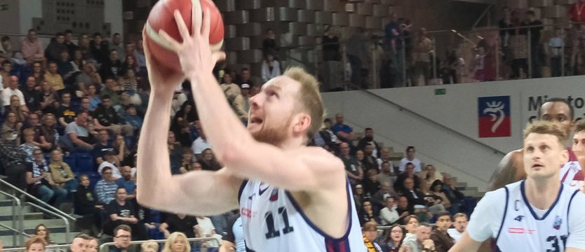 Koszykówka. King przegrał ze Stalą po dogrywce