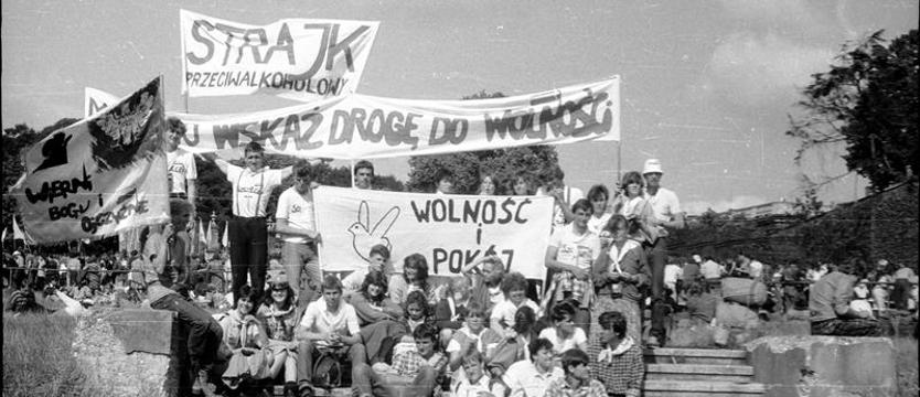 Japońska rzeźba, religie Wschodu i walka z komuną