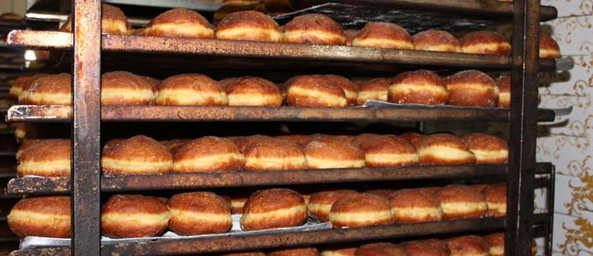 O ile podrożały pączki? Tłusty czwartek na paragonach Polaków