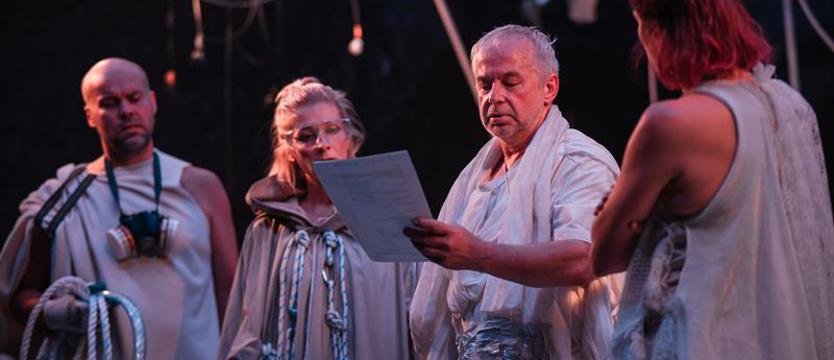 Czy da się inaczej pomyśleć ten świat? Pomogła sztuczna inteligencja