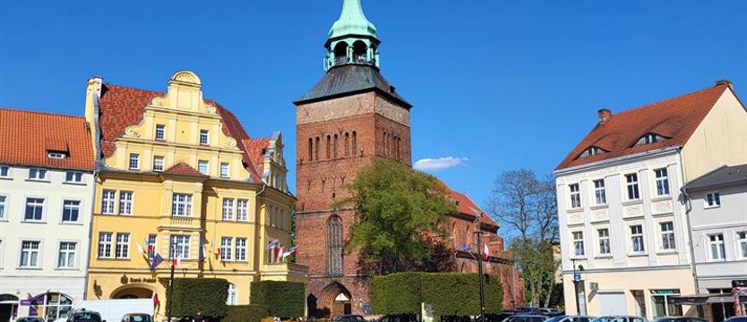 Konserwatorzy w kościele