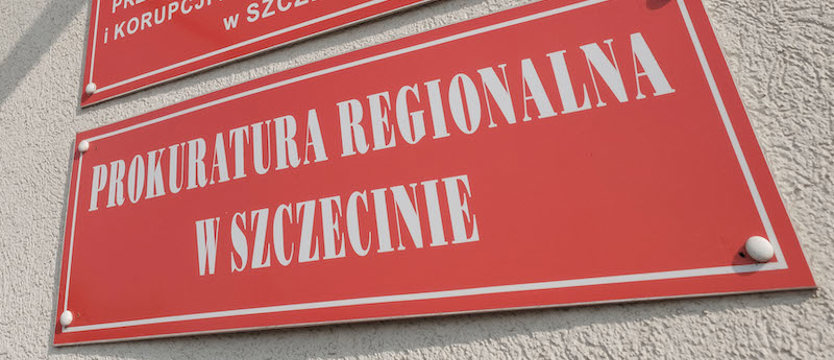 Prokuratura oskarża covidowych fałszerzy. Grozi im do 10 lat więzienia