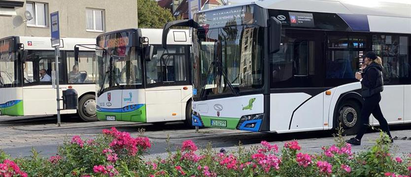 W Policach tylko premie. Podwyżki nie dla wszystkich