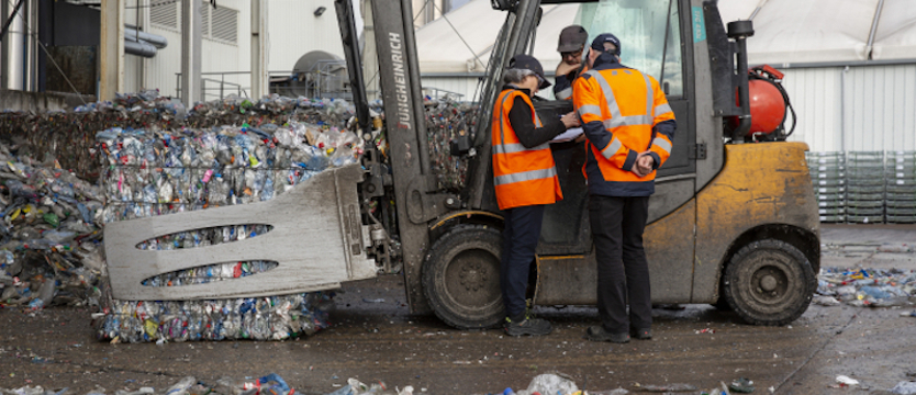 Na każdego Europejczyka przypada średnio ok. 34 kg śmieci z opakowań sztucznych. Pomóc mają fundusze europejskie