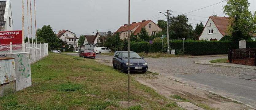 Mieszkańcy ul. Lednickiej i okolic zniecierpliwieni, ale… na chodniki jeszcze długo poczekają