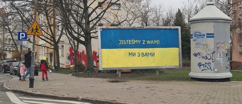 Niebiesko-żółte flagi w Szczecinie. Wsparcie dla Ukrainy