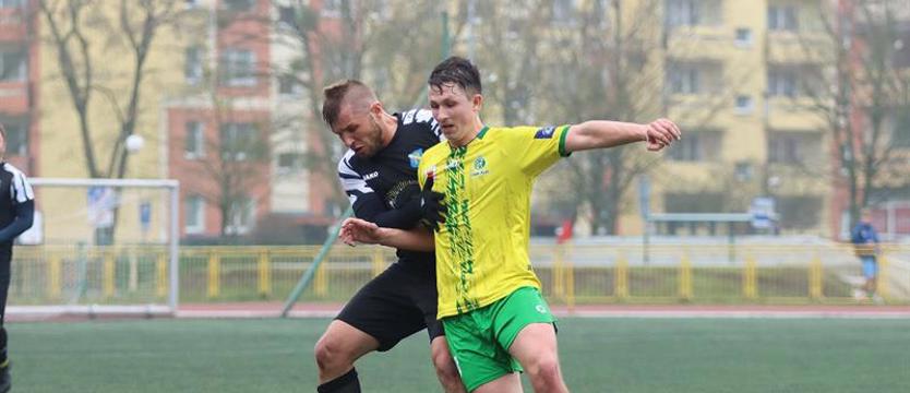 Piłka nożna. Dziewięć bramek w Policach