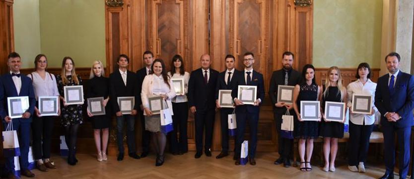 Stypendia dla najlepszych przyznane. Program realizowany od 11 lat