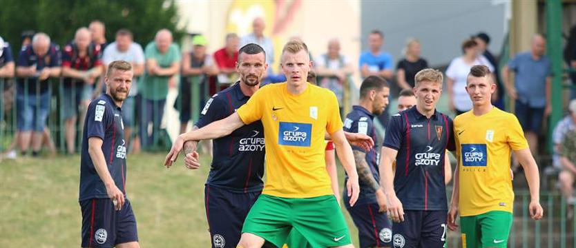 Piłka nożna. Wołają na niego doktor